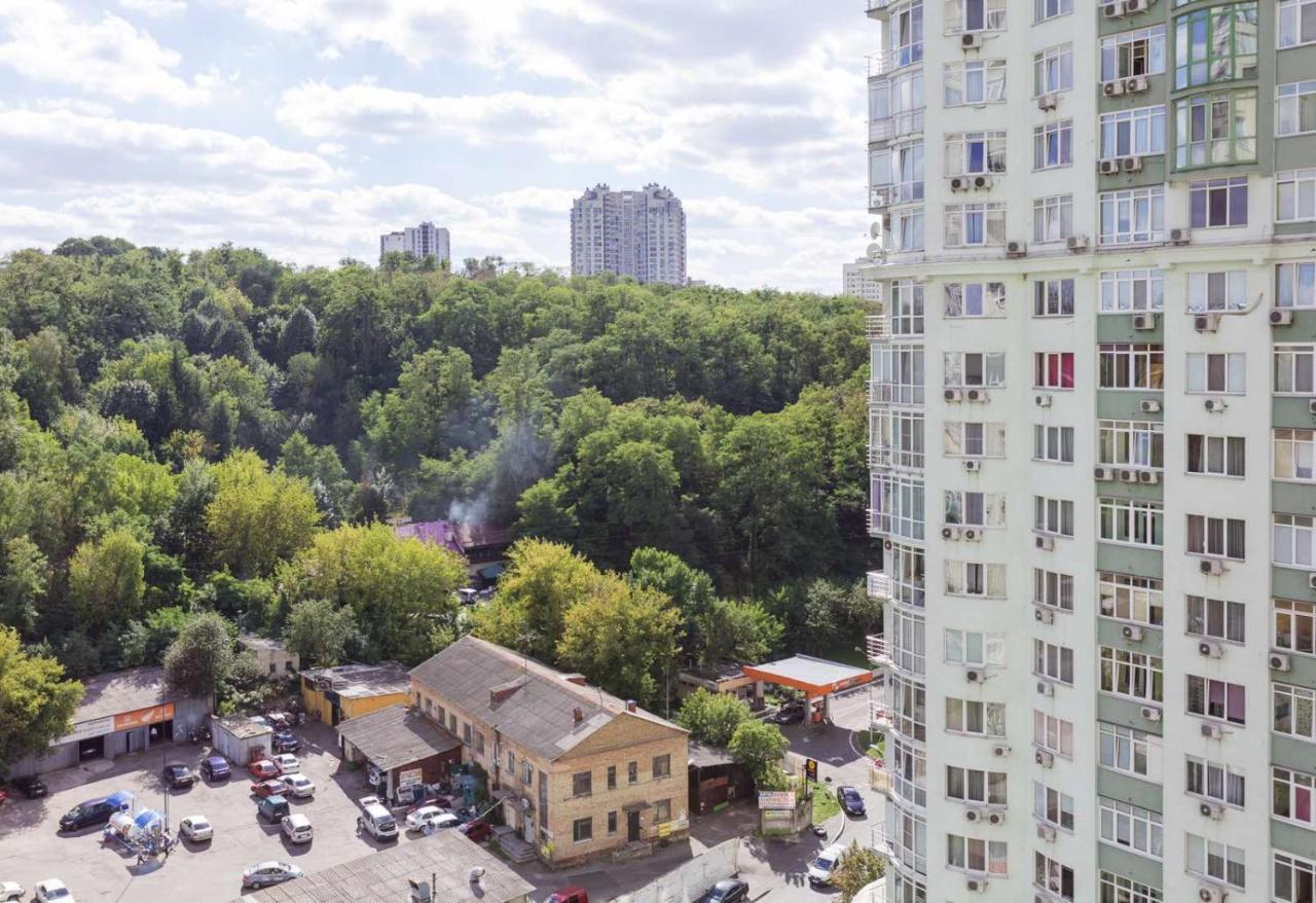 Navit Apartments With Breakfast, Near The Railway Station, The City Center And The Park Kiev Exteriör bild