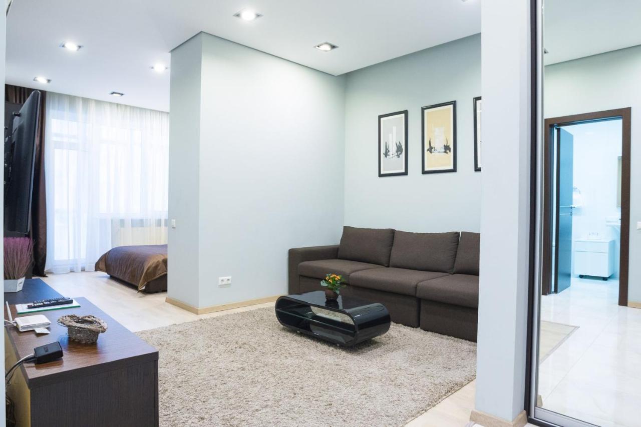 Navit Apartments With Breakfast, Near The Railway Station, The City Center And The Park Kiev Exteriör bild