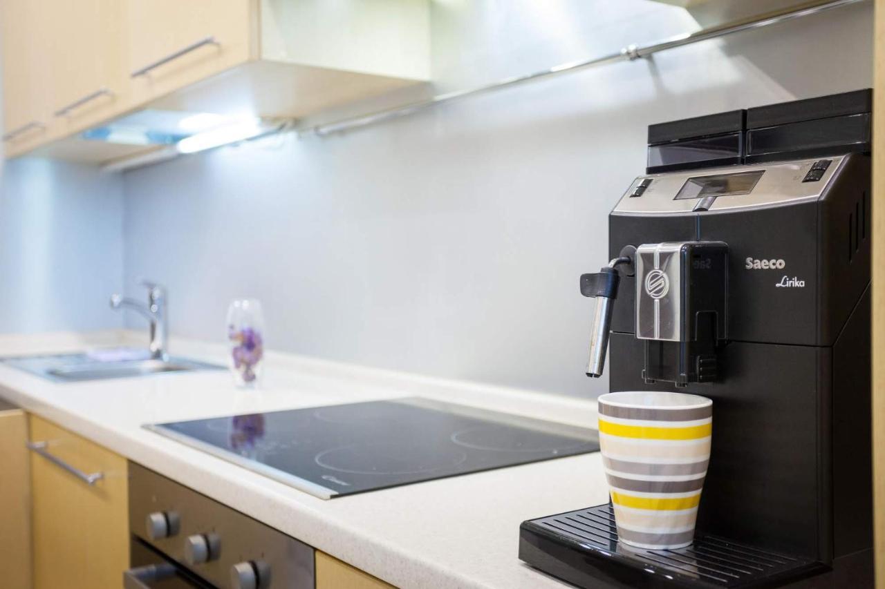 Navit Apartments With Breakfast, Near The Railway Station, The City Center And The Park Kiev Exteriör bild