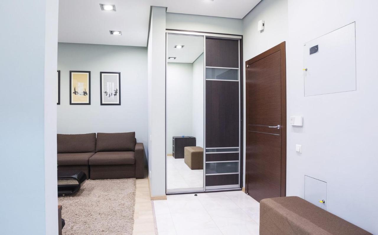 Navit Apartments With Breakfast, Near The Railway Station, The City Center And The Park Kiev Exteriör bild